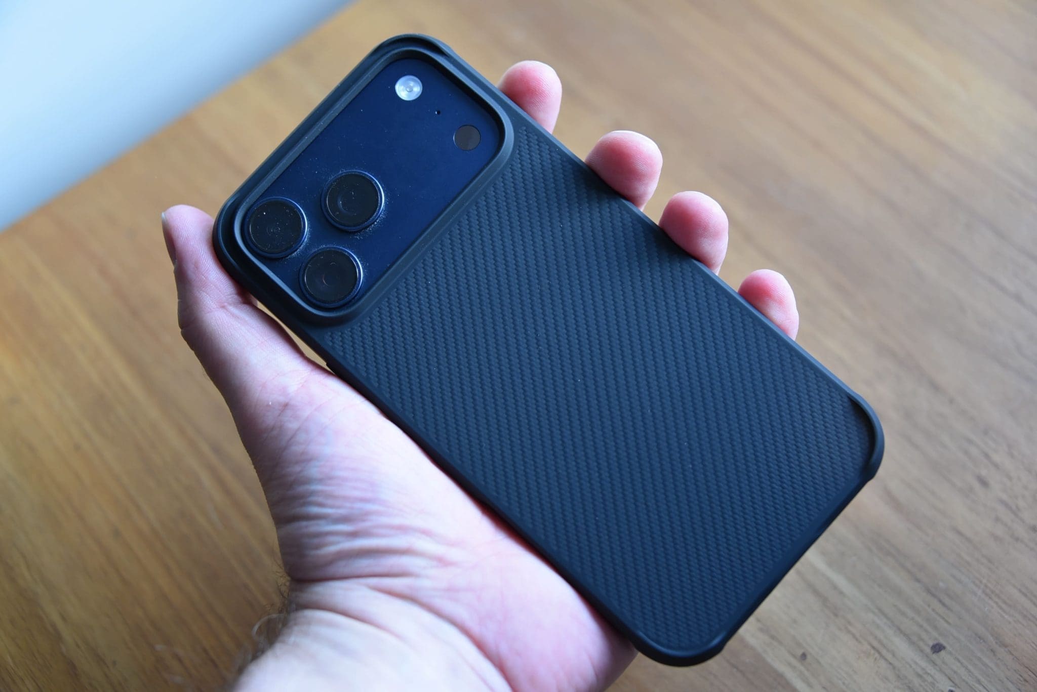 A Closer Look at the Pitaka 600D Black/Grey (Twill) iPhone 17 Pro